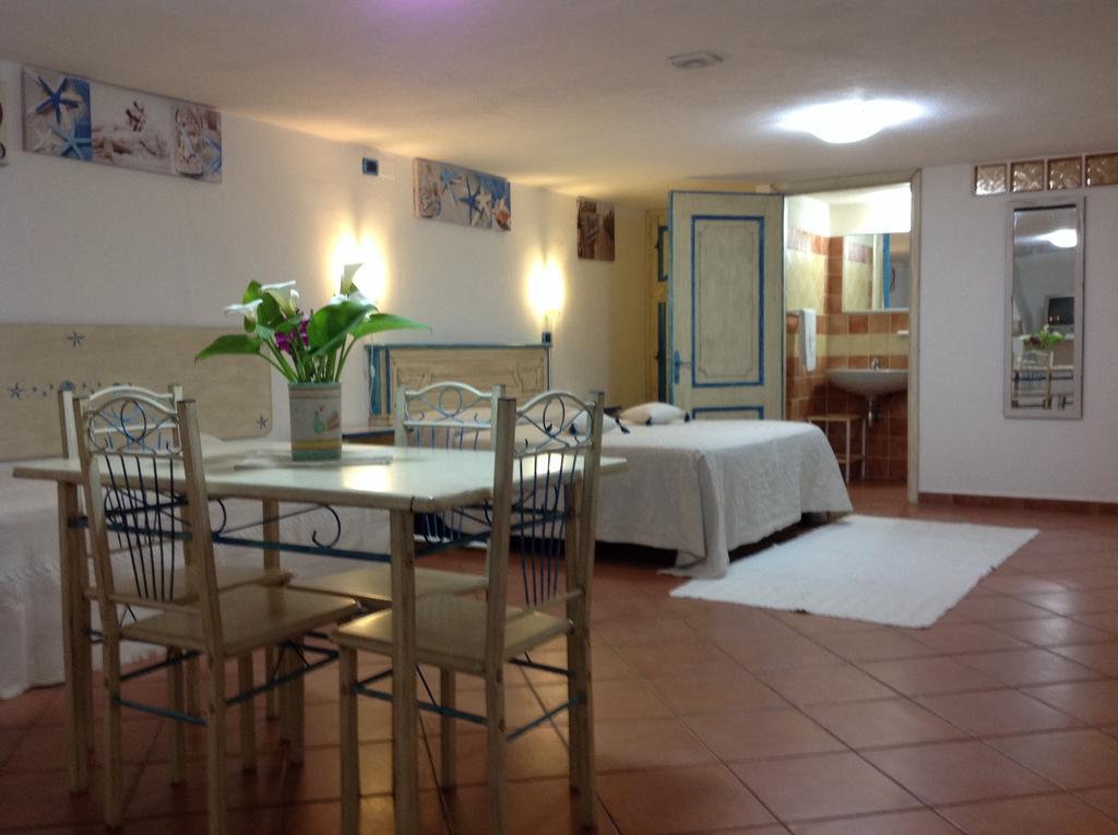 Addisora Appartamenti Cala Liberotto Room photo